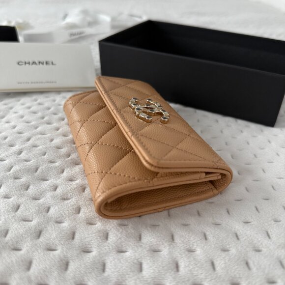 CHANEL AUTHENTIC FLAP CARDHOLDER WITH RECEIPT - Picture 4 of 10